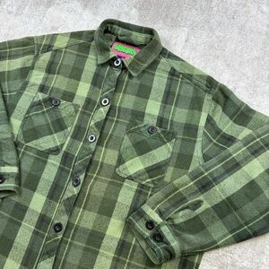Empyre heavyweight flannel shirt women’s M plaid green buttons up front pockets